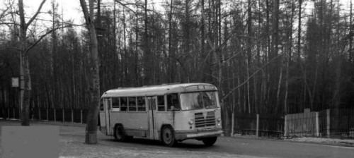 На фото — автобус маршрута № 22 на Тимирязевской улице в начале 70-х годов прошлого века. 