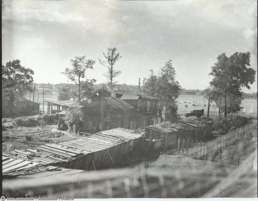 Вид на бывшую дачу Марии Месснер и поля МСХА. Снимок сделан между 1938-1950 годами.