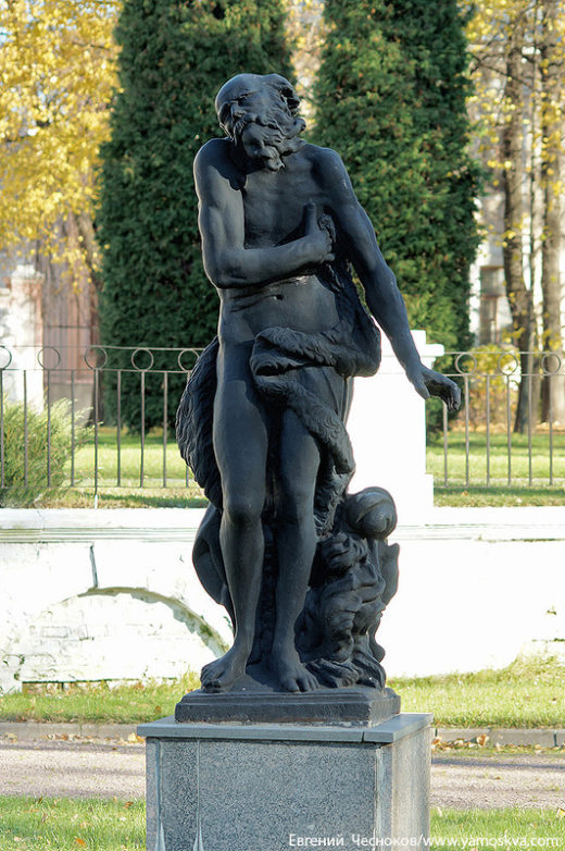 Французский парк, композиция "Времена года" из четырёх скульптур