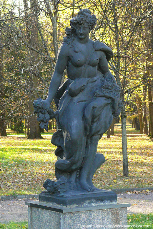 Французский парк, композиция "Времена года" из четырёх скульптур