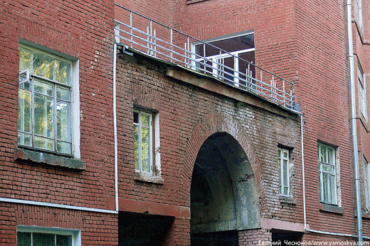 В 1920-е годы Шервинский осуществил около 20 проектов квартирных домов для рабочих и служащих, в том числе рабочее общежитие (Красностуденческий проезд, 9) и общежития Тимирязевской академии на Лиственничной аллее.